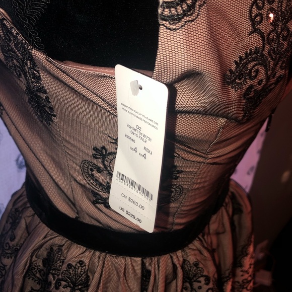 Bebe Dress - Picture 6 of 10